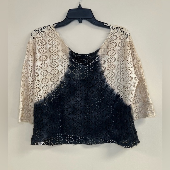 We The Free Women's Short XS Lace Laser Cut Open Knit Oversized Top - Picture 4 of 7